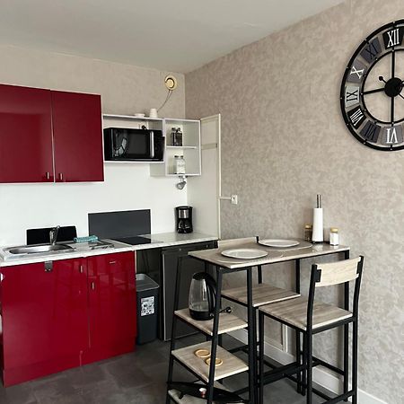 Joli Studio Avec Parking Prive, Bien Situe Мулен Экстерьер фото